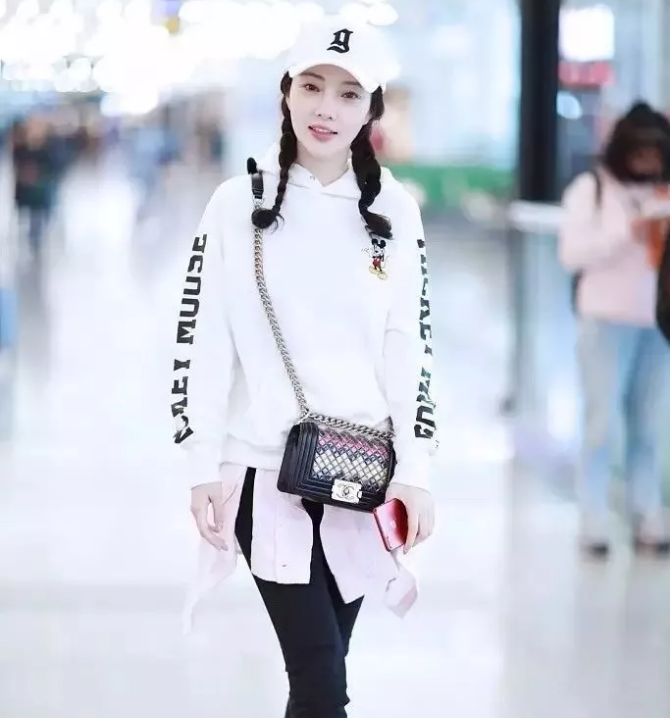 今年秋冬最chic！原來短發(fā)和帽子這么配啊！
